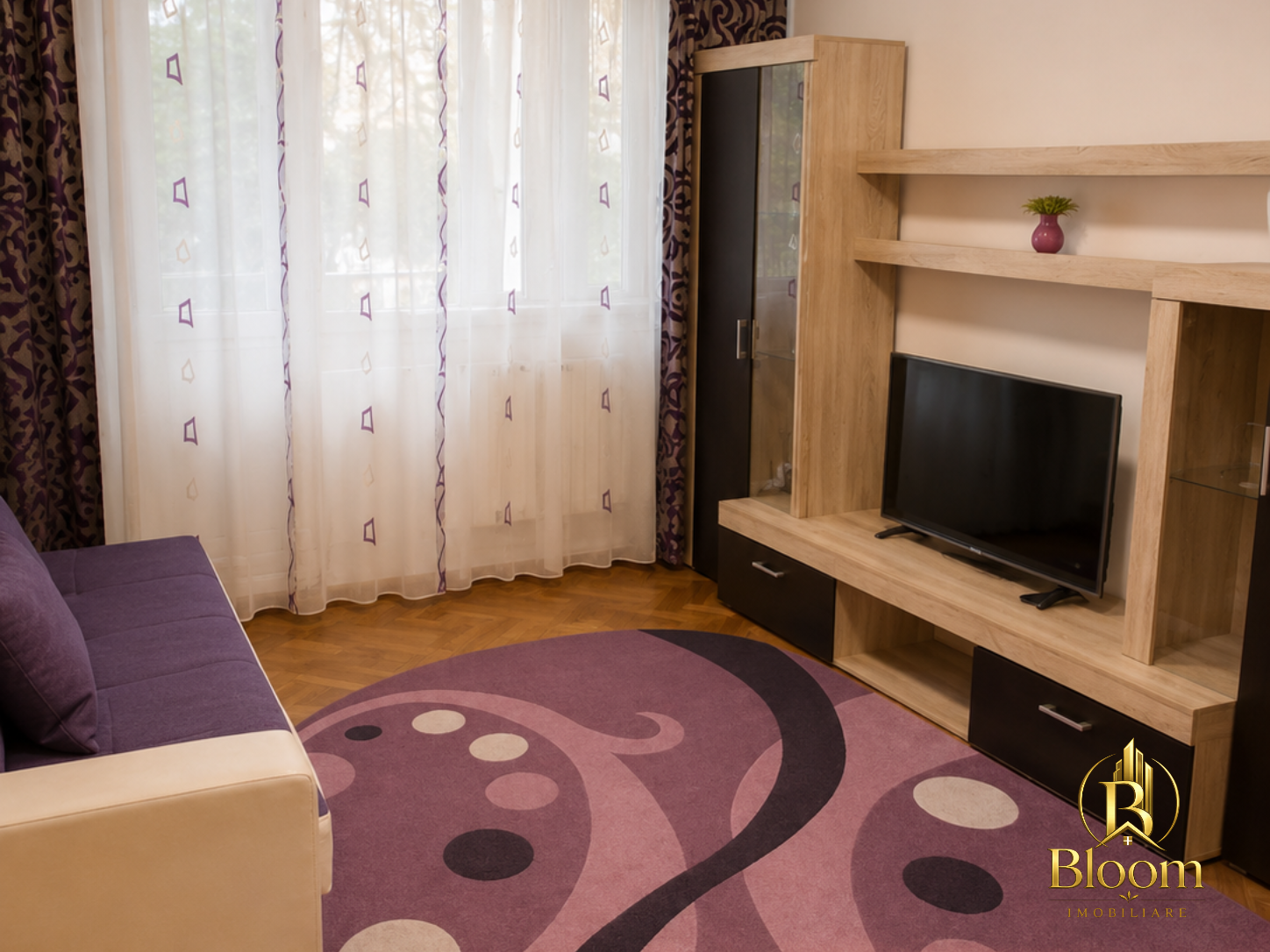 Zona TV și mobilier în living, apartament Tiglina 2